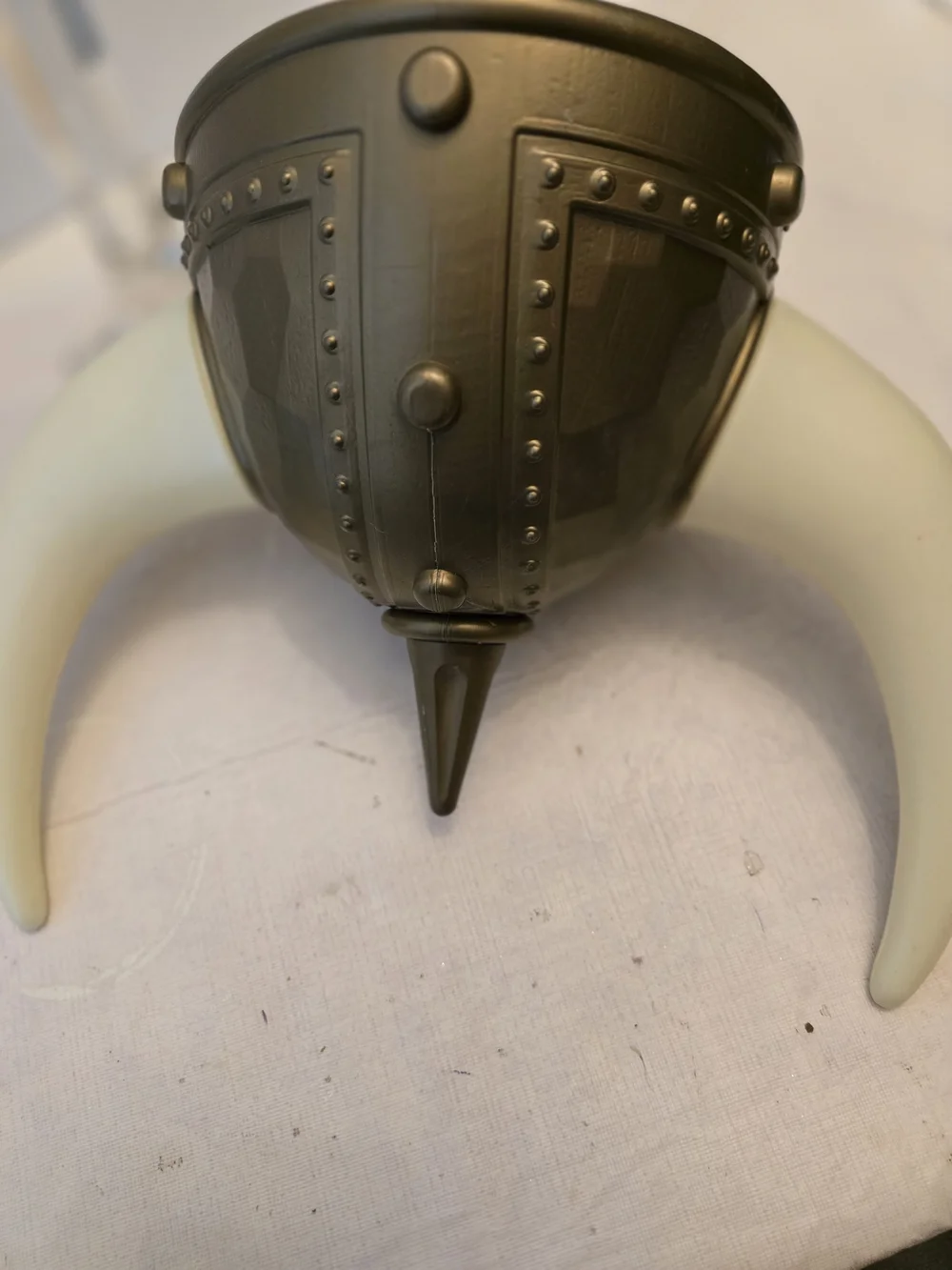 Disney Viking Horned Helmet with Braids - Metallic Gold and Cream New - Picture 7 of 7
